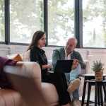 Wat is narcisme (en hoe communiceer je met iemand met narcistische trekken?)?