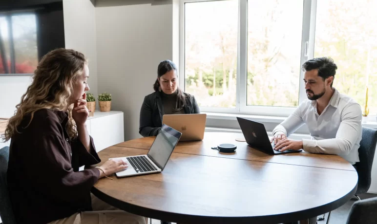 Omgaan met introverte mensen