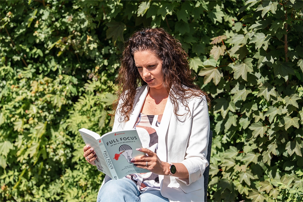 buiten in de zon full focus lezen