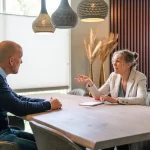 Hoe voorkom je dat je arrogant overkomt (en hoe ga je om met arrogantie)?