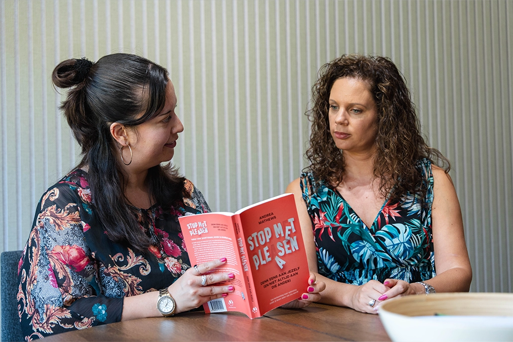 ik bespreek het boek stop met pleasen van andrea mathews