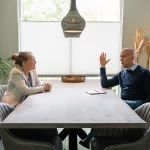 Leren om een discussie te winnen? Cognitieve winst te behalen met een assertieve instelling