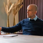 Heb je maar weinig energie op je werkdag? Met deze 4 tips laad je jouw mentale batterij goed op